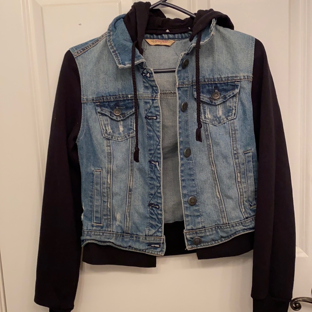 High Sierra jean jacket in a size Small